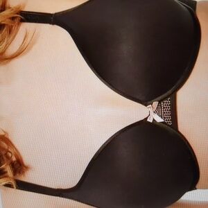 Chantelle Ideal Back Smoothing Bra Black Size 40H